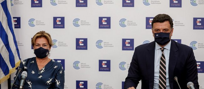 Είπε θα απολυθούν είπε μείωση μισθού έως 80€