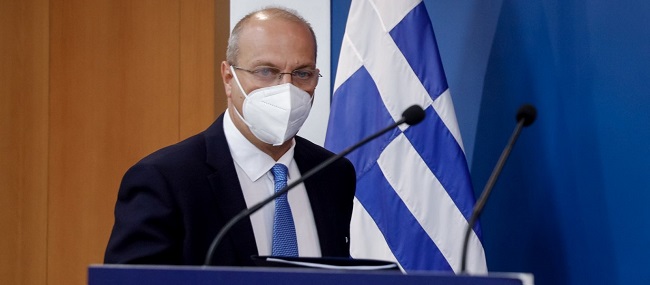 Χαρακτηρίζει κίνδυνο για την κοινωνία τους ανεμβολίαστους