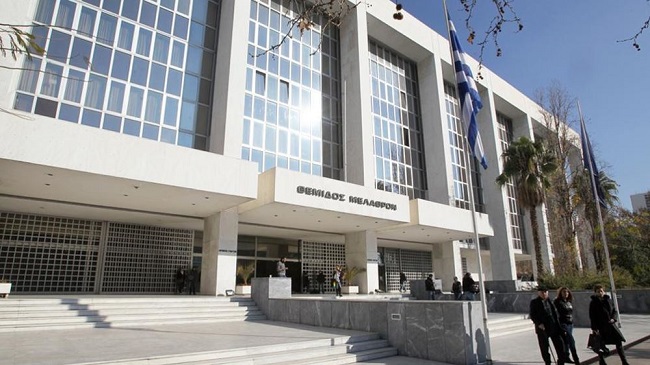 Έξι δικηγόροι ζητούν έρευνα