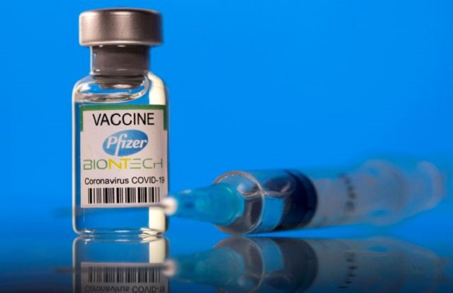 Ο FDA δεν ενέκρινε τρίτη δόση στον γενικό πληθυσμό