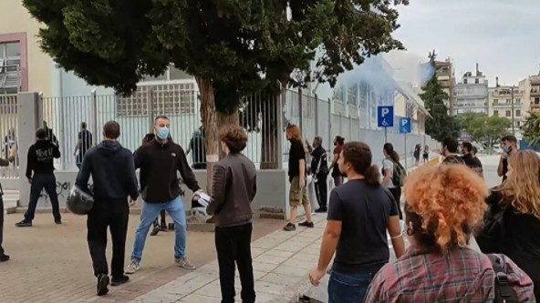 Θεσσαλονίκη-Επίθεση με καδρόνια