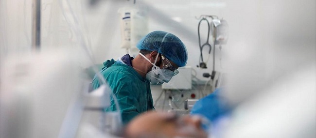Πάνω από 6.000 ανεμβολίαστοι υγειονομικοί
