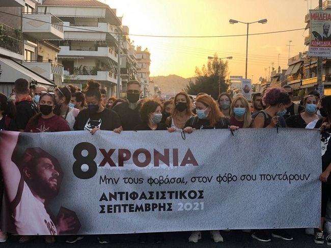 Μεγάλη αντιφασιστική πορεία στο Κερατσίνι