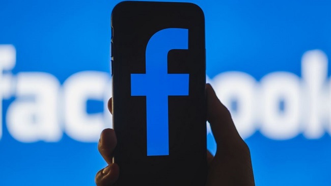 Το Facebook δεν λογοδοτεί σε κανέναν
