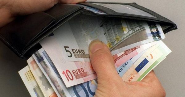 Ιδιωτικός τομέας: 1 στους 3 εργαζόμενους με 543 ευρώ μικτά