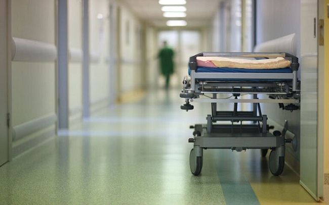 Πέθαναν διασωληνωμένοι εκτός ΜΕΘ στο «Λαϊκό»