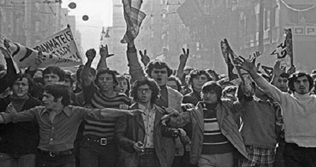 Ένα ποίημα του Μιχάλη Κατσαρού