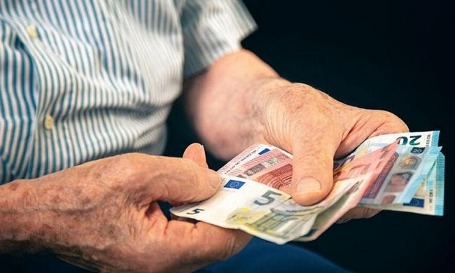 Ποιοι θα πάρουν το «φιλοδώρημα» των Χριστουγέννων και πόσα θα μοιραστούν