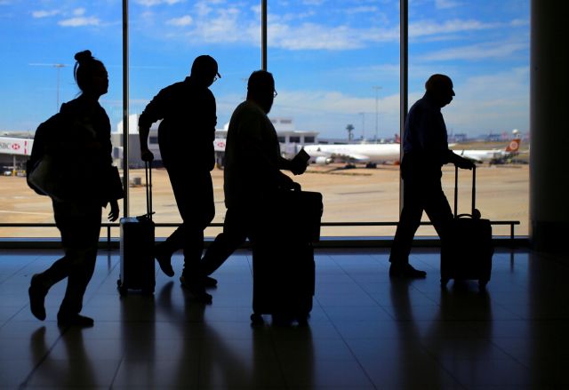 Νέα μέτρα-Μόνο με αρνητικό μοριακό τεστ οι ταξιδιώτες στην Ελλάδα