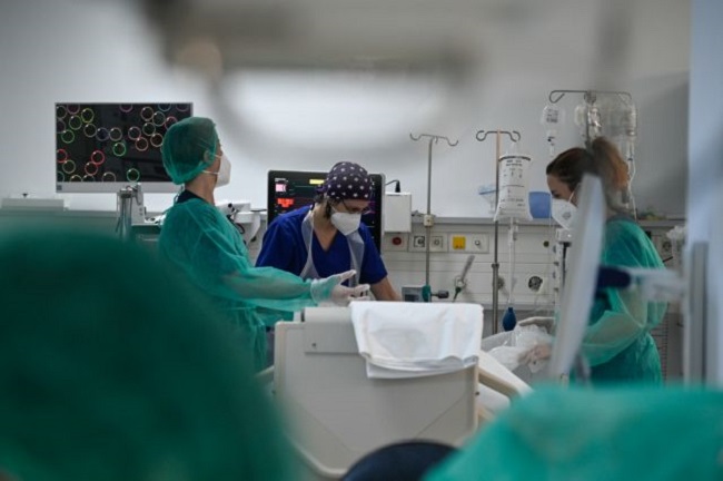 «Έκρηξη» στα νοσοκομεία σε μια μέρα