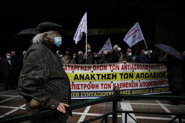 257.000 μειώθηκαν οι έλληνες συνταξιούχοι