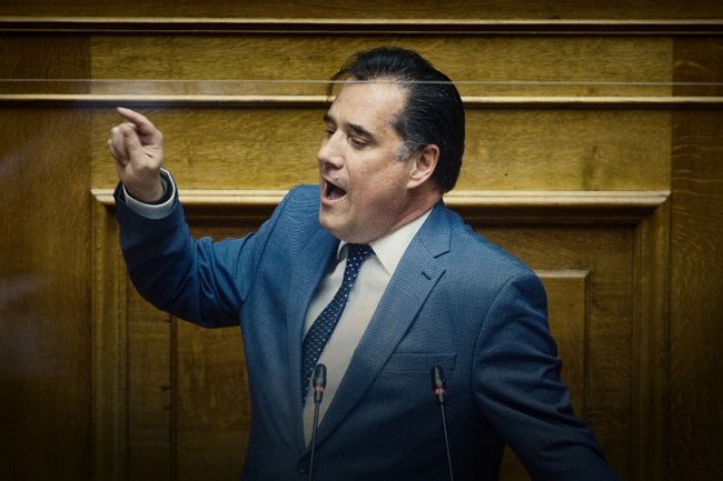 είστε και μίζεροι… Θαυμάστε τον