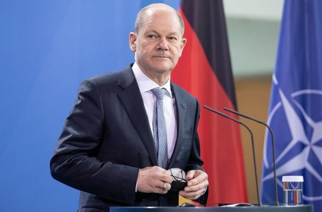 Λύσσαξαν με Scholz οι ΗΠΑ