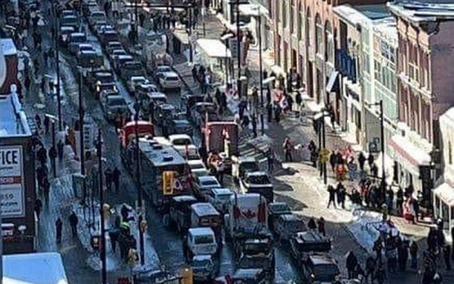 Κεμπέκ: Καταργεί τον φόρο των ανεμβολίαστων