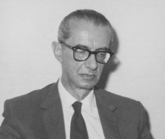 Άγγελος Τερζάκης: Μάθημα πολιτικής αγωγής