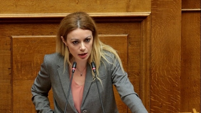 Ανεξαρτητοποιήθηκε και η βουλευτής Α.Αδαμοπούλου