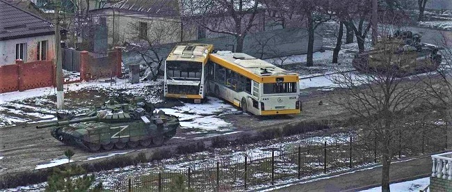 Ρωσικά άρματα συνέτριψαν την αντίσταση των νεοναζί