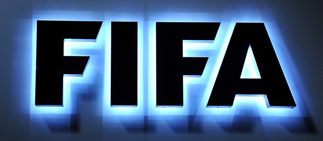 Εξετάζει αποχώρηση από FIFA