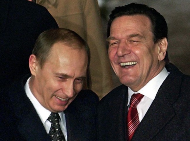 Διεγράφη από SPD για συνεργασία με Gazprom