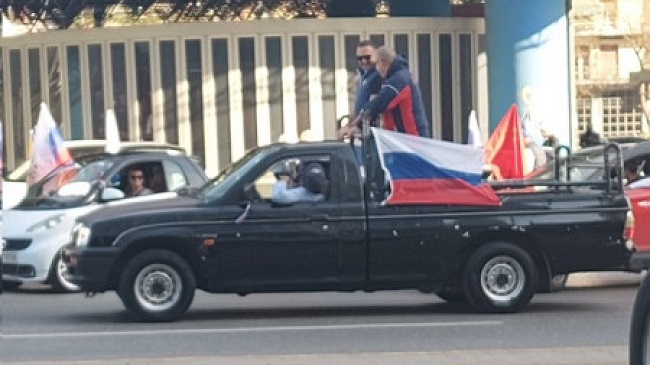 Τεράστια αυτοκινητοπορεία υπέρ Ρωσίας
