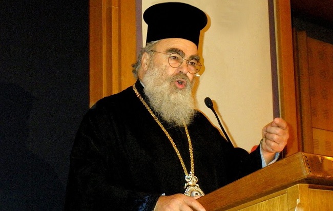 Περνά αδιάφορα από υγειονομικούς απεργούς