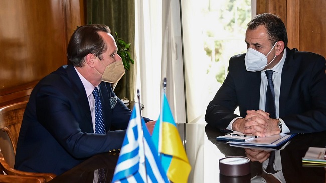 Άνοιξε η όρεξη του Ουκρανού πρέσβη