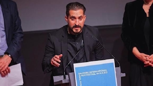 Νεκρός στο διαμέρισμά του ο γιος του Αργύρη Ντινόπουλου