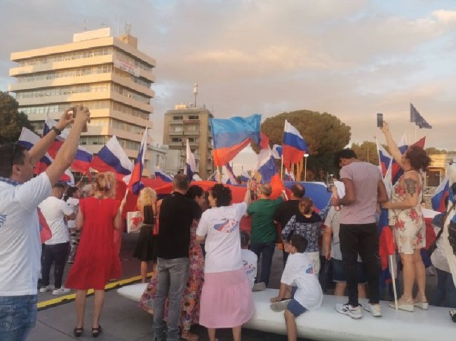 Λευκωσία-Κύπριοι και Ρώσοι κατέκλυσαν