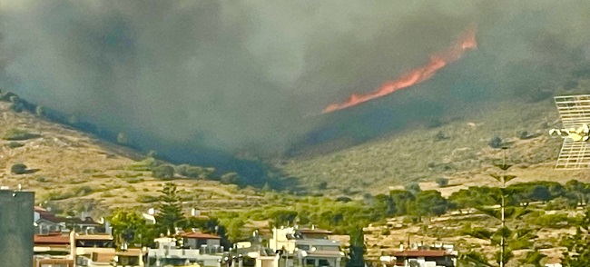 Πύρινος εφιάλτης: Εκκενώνονται Νέα-Κάλυμνος