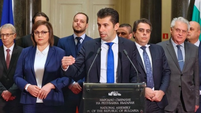 Τα Σκόπια…κατεδαφίζουν την κυβέρνηση