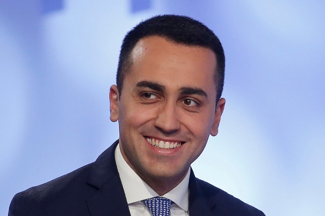 Δημιουργεί νέα κοινοβουλευτική ομάδα