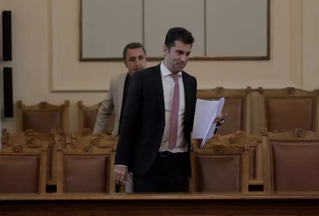 Βουλγαρία: Κατέρρευσε η κυβέρνηση Πέτκοφ