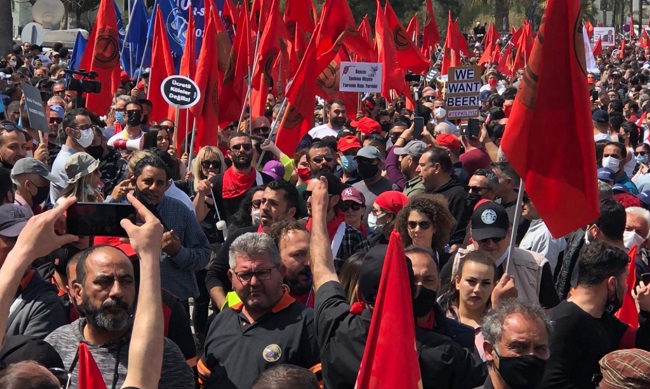 Οι Τουρκοκύπριοι στους δρόμους κατά