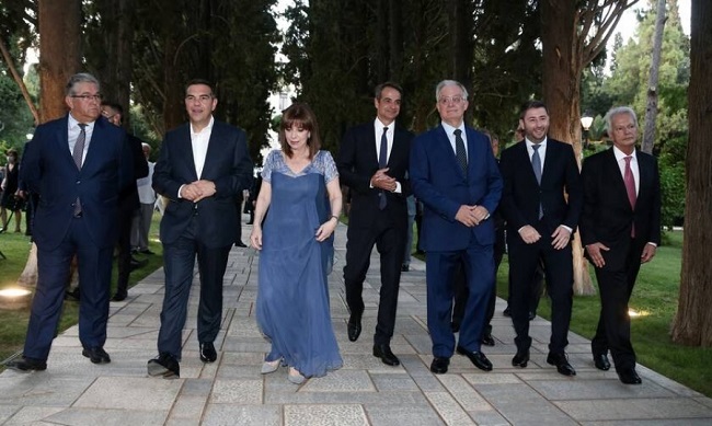 Προεδρία και πολιτικοί αρχηγοί