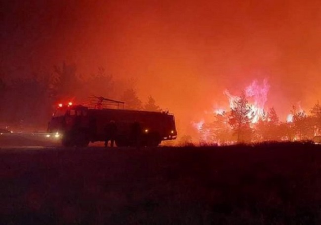 «Πύρινη» νύχτα στη χώρα