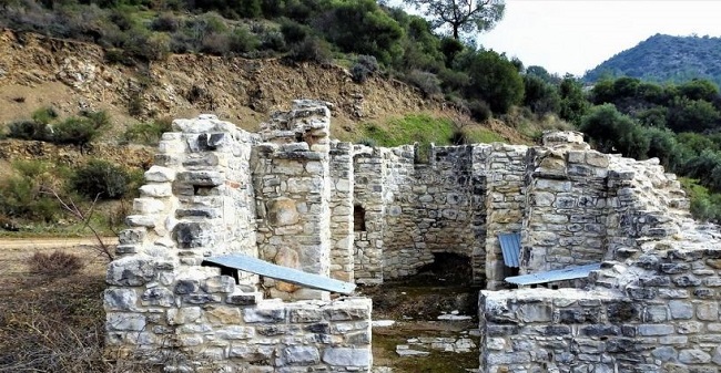 ρημάζουν ανενόχλητοι αρχαιοελληνική