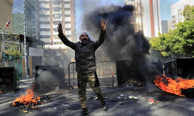 Μπαγκλαντές: Πολίτες επιτέθηκαν