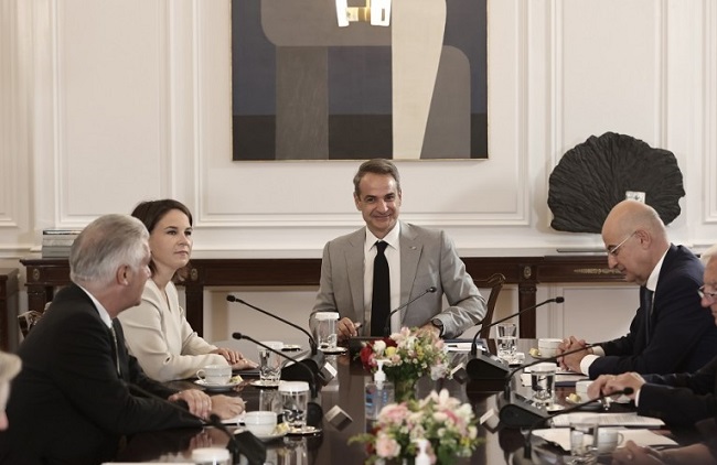 Σκληρή κριτική για την υποκρισία της