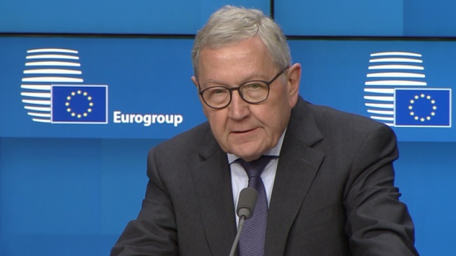 Μήνυμα Regling: Επιστρέψτε στα πρωτογενή