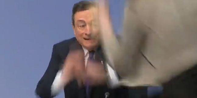 Ιταλός πολίτης ορμά στον Μ.Ντράγκι