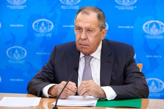 Lavrov: «Απαντάμε συγκρατημένα