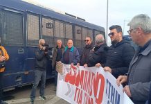 Αγροτικά μπλόκα: Απέκλεισαν τον Ε65 στην Καρδίτσα – Υποδέχτηκαν φορείς στο μπλόκο