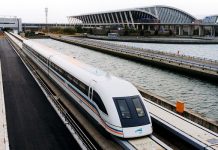 Βίντεο: Τρένο Maglev ξεπερνάει τα 500 χλμ./ώρα και αφήνει άφωνους τους δημοσιογράφους