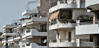 Η Κομισιόν «χαλάει» το αφήγημα της κυβέρνησης Κ.Μητσοτάκη για «πρόοδο» στην οικονομία – «Καμπανάκι» φτωχοποίησης