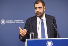 Μαξίμου: Κάνει το «άσπρο-μαύρο» για το οικοσύστημα του «γαλάζιου» σκανδάλου της διαφθοράς-Mετά την αποκάλυψη του σκανδάλου στις πολεοδομίες και την εμπλοκή γαλάζιων στελεχών.