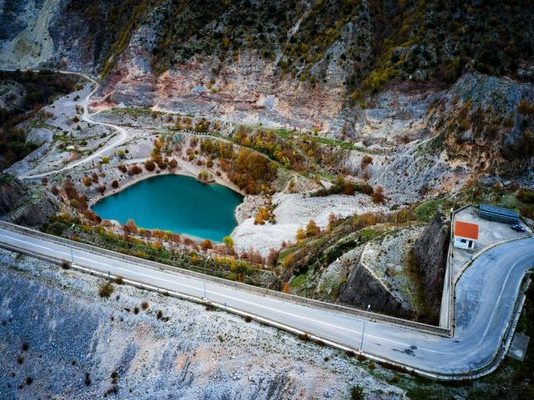 Πρωτοβουλία Δημόσιο Νερό: Συνδέουν την εκτροπή του Αχελώου με την ψύξη των data centers